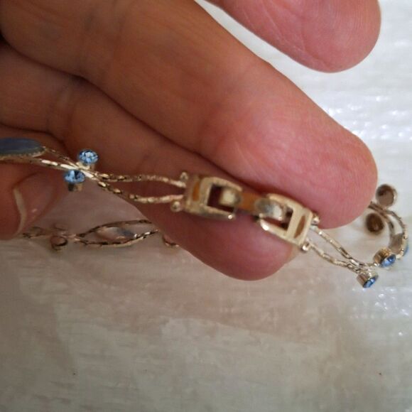 A Women's Dainty Cat's Eye Bracelet Blue and White Gemstone Elegant Fairy Core - Picture 3 of 7